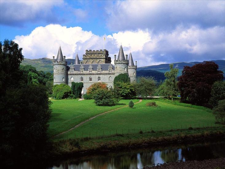 Zamki i palace - Inverary_Castle,_Scotland_1.jpg