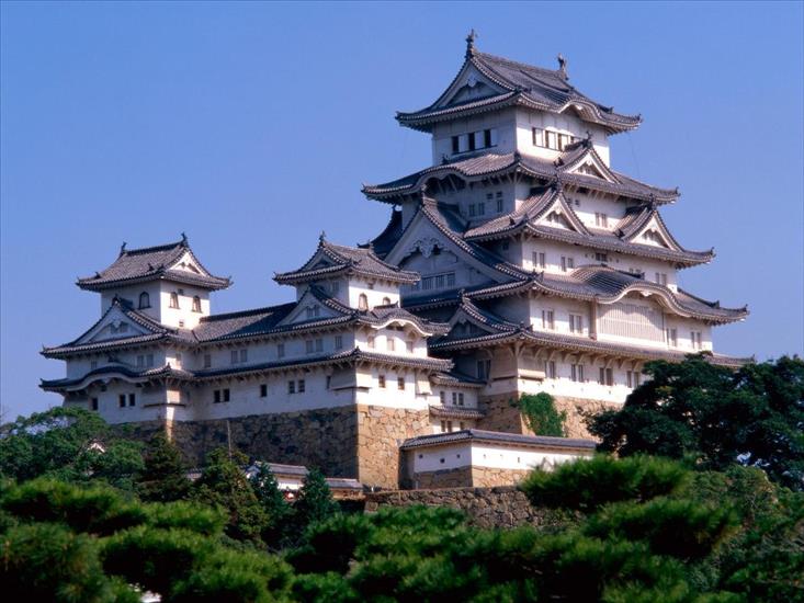 BUDOWLE - Himeji Castle, Himeji, Japan.jpg