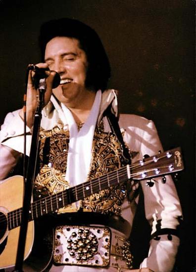 Elvis Presley - 323b800798.jpg