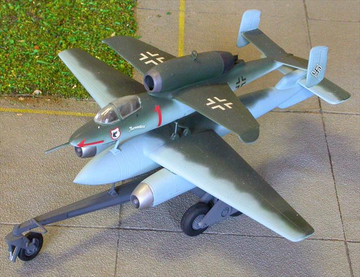 2 modele samolotow 3 rzesza - M 0246 Heinkel He 162 A2 Mistel.jpg