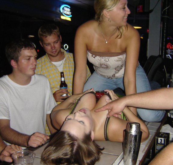  Pijane dziewczyny drunk girls - uti513 3.jpg