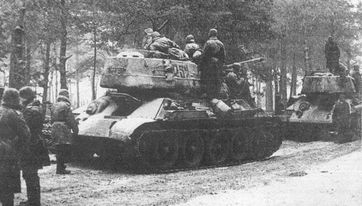 TAPETY CZOŁGI - Czołg średni T-34 85 fot. 14.jpg