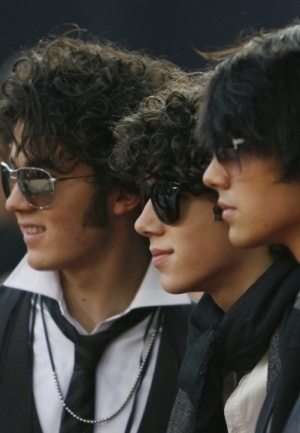 Jonas Brothers - 12384121421.jpg