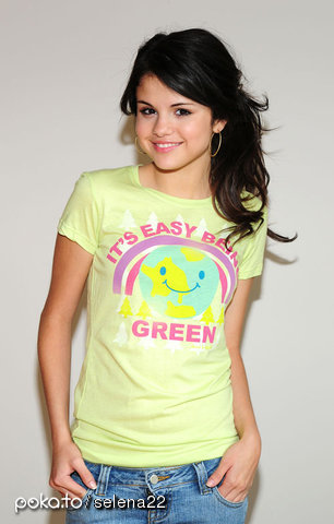 Selena Gomez - big18.jpg