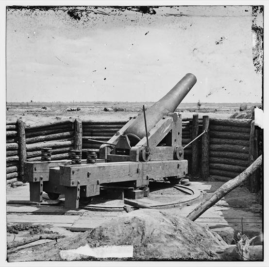 Marynarka, artyleria - libofcongr263 Petersburg, Va. Heavy gun mounted on inner line of Confederate fortifications.jpg
