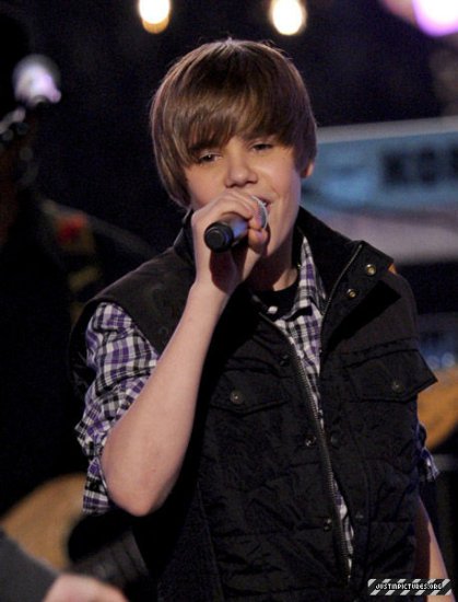 Justin Bieber - Kids Choice Awards 10 15.jpg