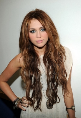 Miley Cyrus - normal_001.jpg