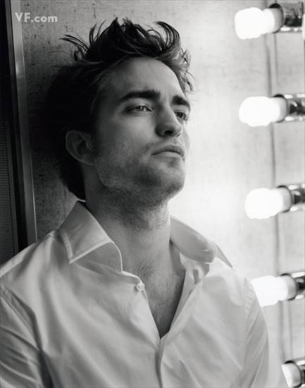 Robert Pattinson Edward Cullen - pattinson-E-0912-08.jpg