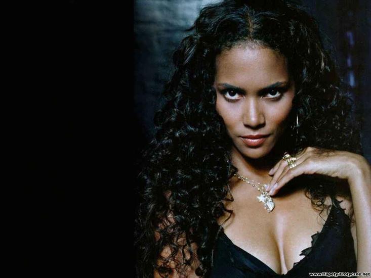 halle berrry - halle_berry_069.PNG