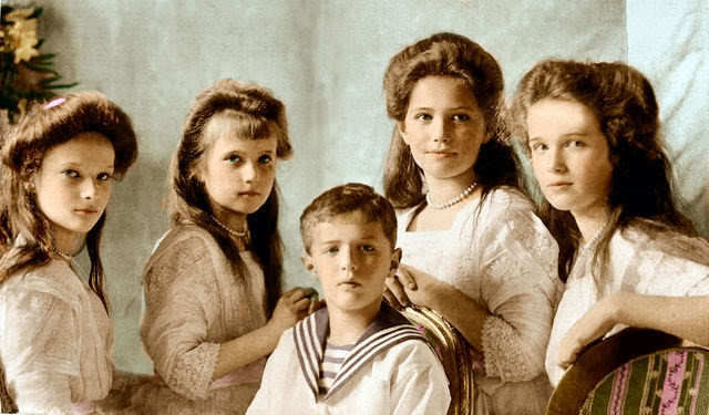 Rodzina carska - Anastasia-and-Family-anastasia-romanov-.jpg