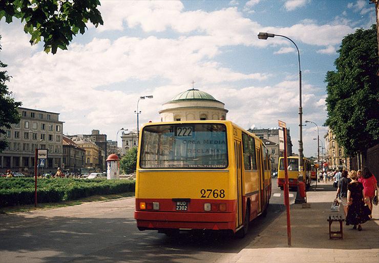 Autobusy - Stojacy Ikarus 222.jpg