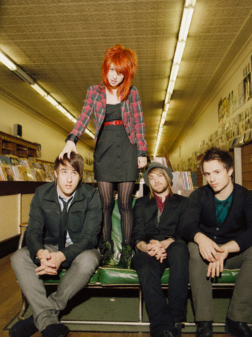 PARAMORE sesje zdjęciowe, koncerty etc - Paramore.png