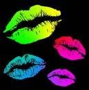 abstrakcja - neon-kisses-lips-makeup.jpg