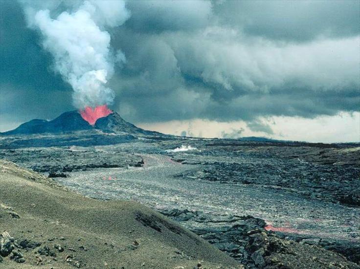 50 The Kilauea and the Hawaii volcanoes - hawaii_kilauea_1.jpg
