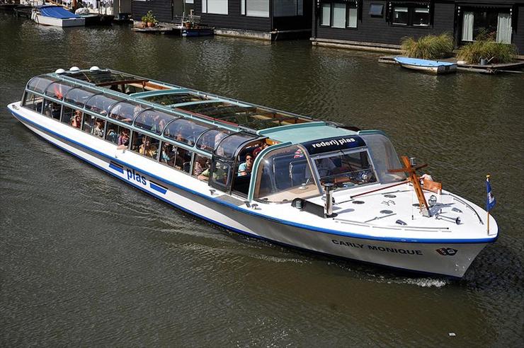 Amsterdam - 800px-Autobus_wodny_Amsterdam.JPG