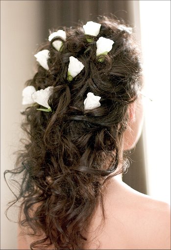 Uczesania - wedding-hairstyle-dark-curly-hair.jpg