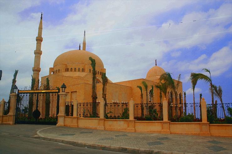 Architektura - Haj Bahaa Mosque in Lebanon.jpg