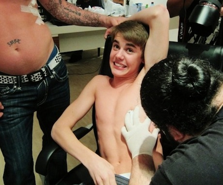 Justin Bieber - justin-bieber-tatuaz.jpg