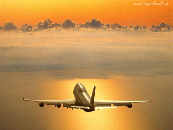 Państwa Świata - 3197_samolot_pasazerski_chmura.jpg