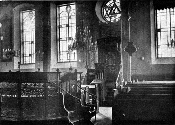 Płock dawniej - Plock - wnetrze Synagogi 1915.jpg